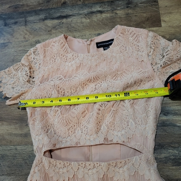 Stylestalker Maya Blush Pink Lace Cutout Front Mini Dress Size Small - Picture 8 of 10